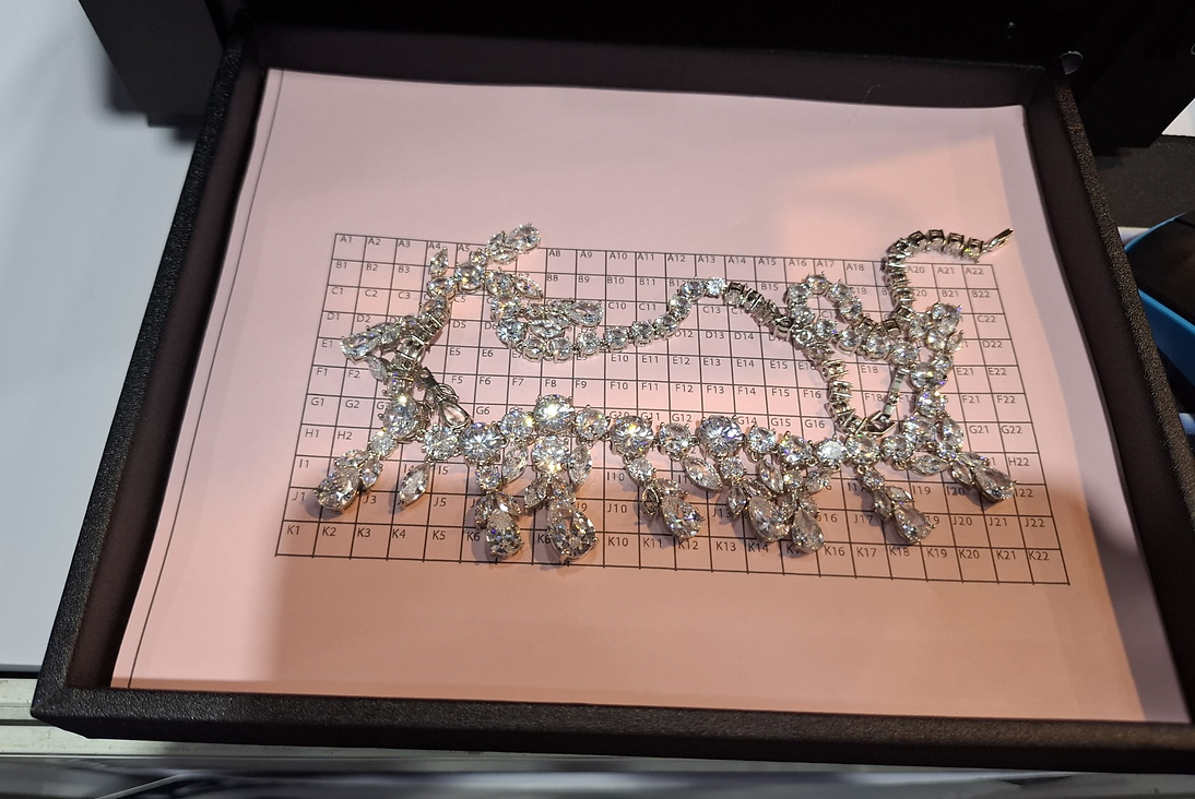 DiaTrue CXL3 wide universal scanning tray for loose diamonds and melee